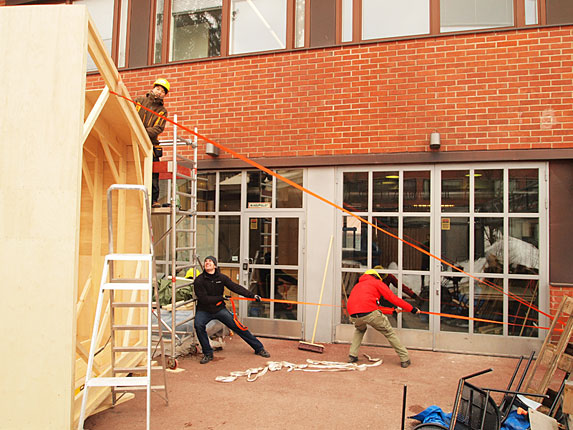 trying to fix living unit precise with mens power.
and it was successfu ll.